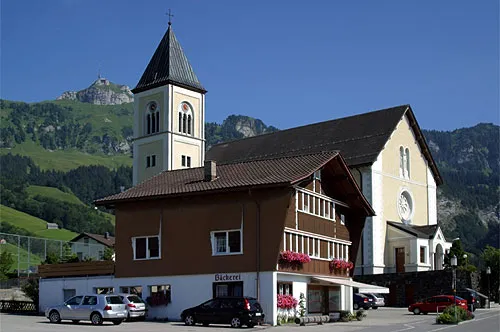 Kirche in Brülisau und Hoher Kasten