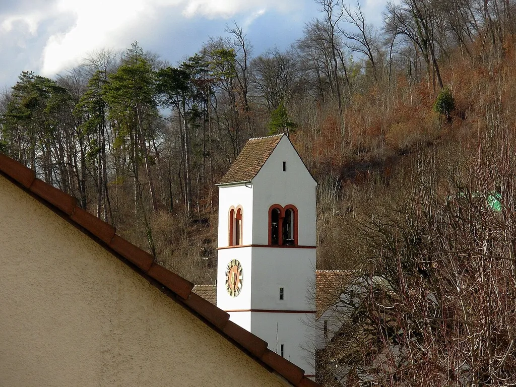 Bildbeschreibung: Foto der Kirche in Lausen BL /Schweiz Fotograf/Zeichner: Kevin Näf Datum: 29.03.2006 Sonstiges: ...