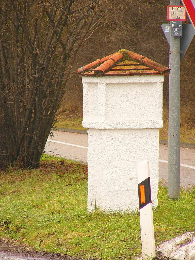 VIII. Burgfriedenssäule Landshut, steht an der Kreuzung Hascherkeller / Am Bahngraben.