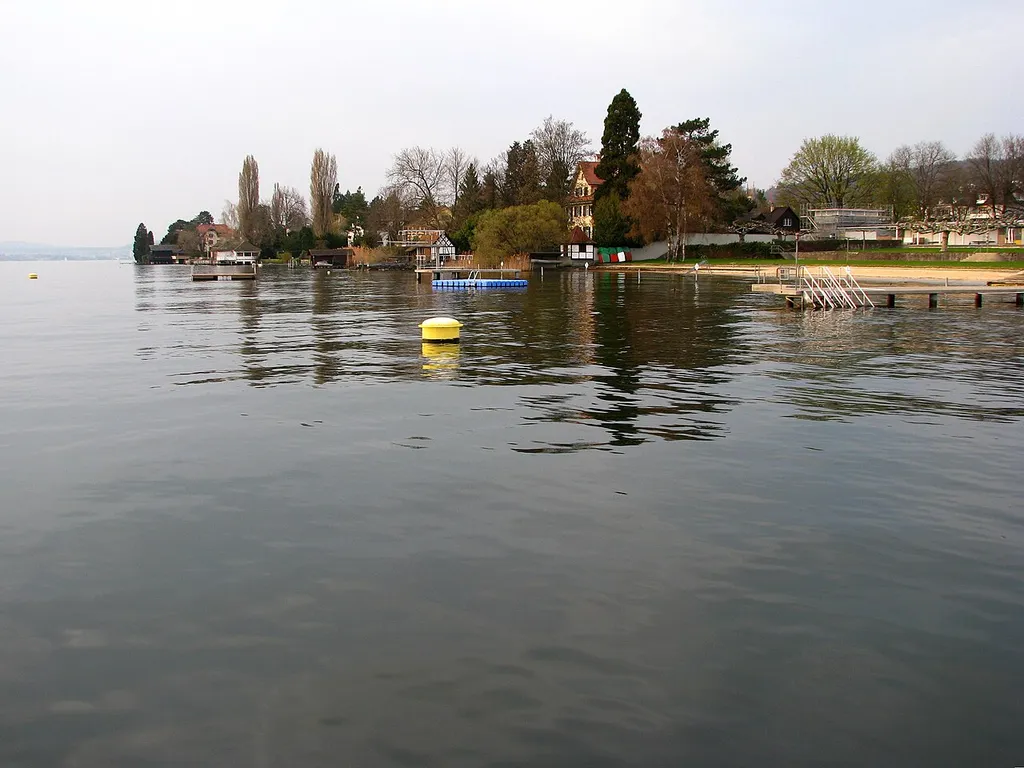 Erlenbach, seen from Zürichsee