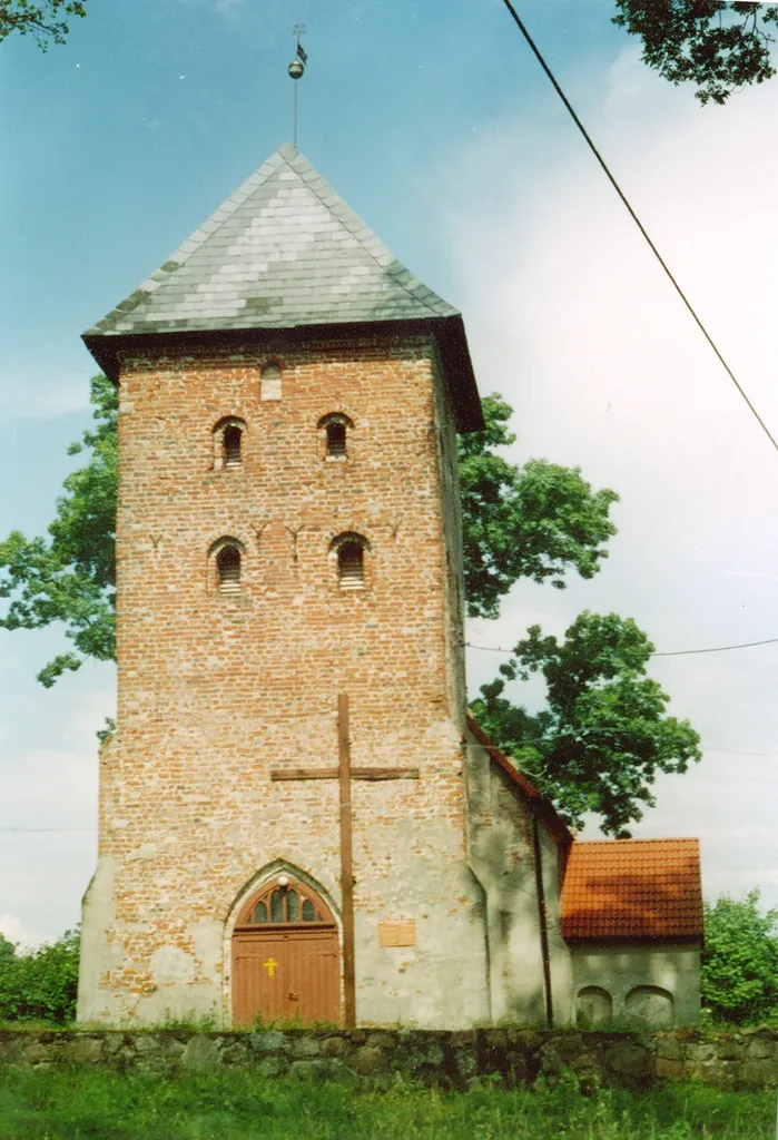 Zębowo, church