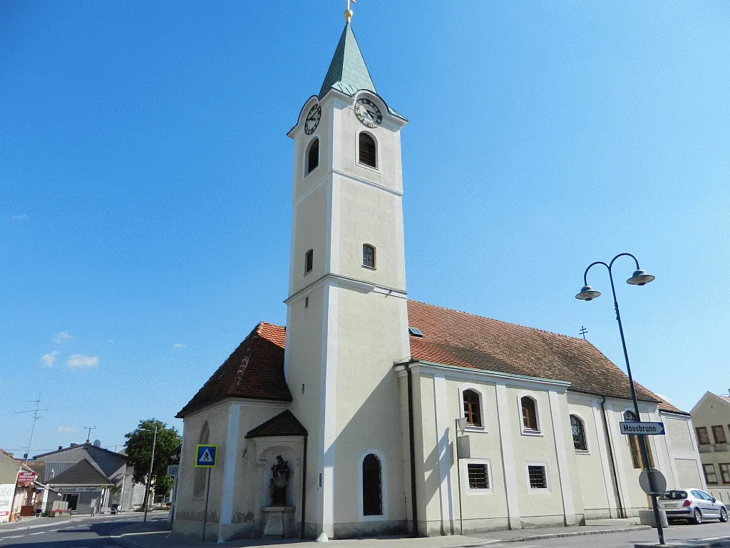Kath. Pfarrkirche hl. Peter und Paul in Gramatneusiedl