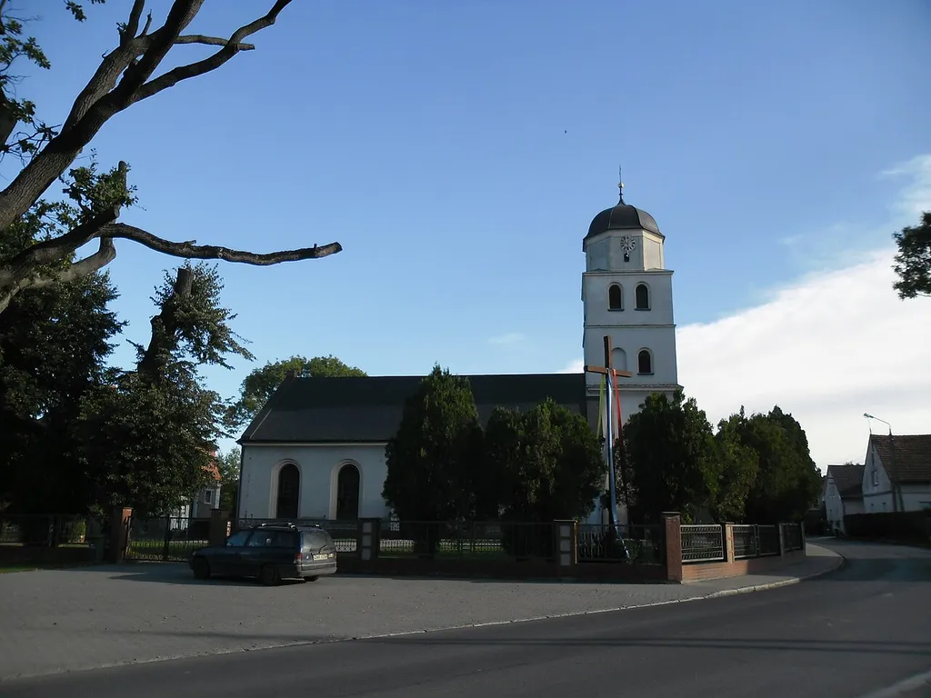 Pasikurowice, ul. Wrocławska 48 - dawny kościół ewangelicki, obecnie rzymskokatolicki parafialny pw. św. Józefa (zabytek nr A/1037 z 23.01.2008)