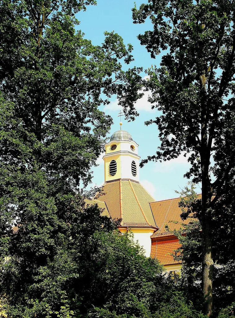 Mädchenschulhaus der Dominikanerinnen; Mit Kirche St. Josef; zweigeschossiges, abgewinkeltes Schulhaus mit Kirchenanbau, Zentralbau mit Westempore und Chor, in neubarock-heimatstiligen Formen, erbaut 1916/17, Schulgebäude teilweise wiederaufgebaut um 1947/48.