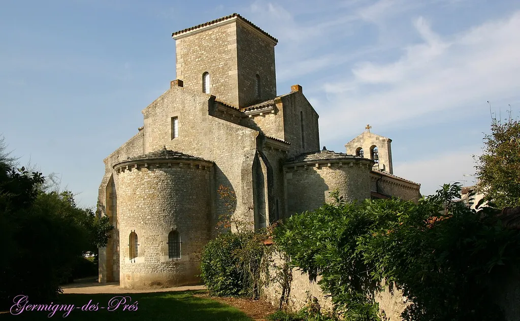 Kirche von Germigny-des-Prés im Loiret (Region Centre-Val de Loire).