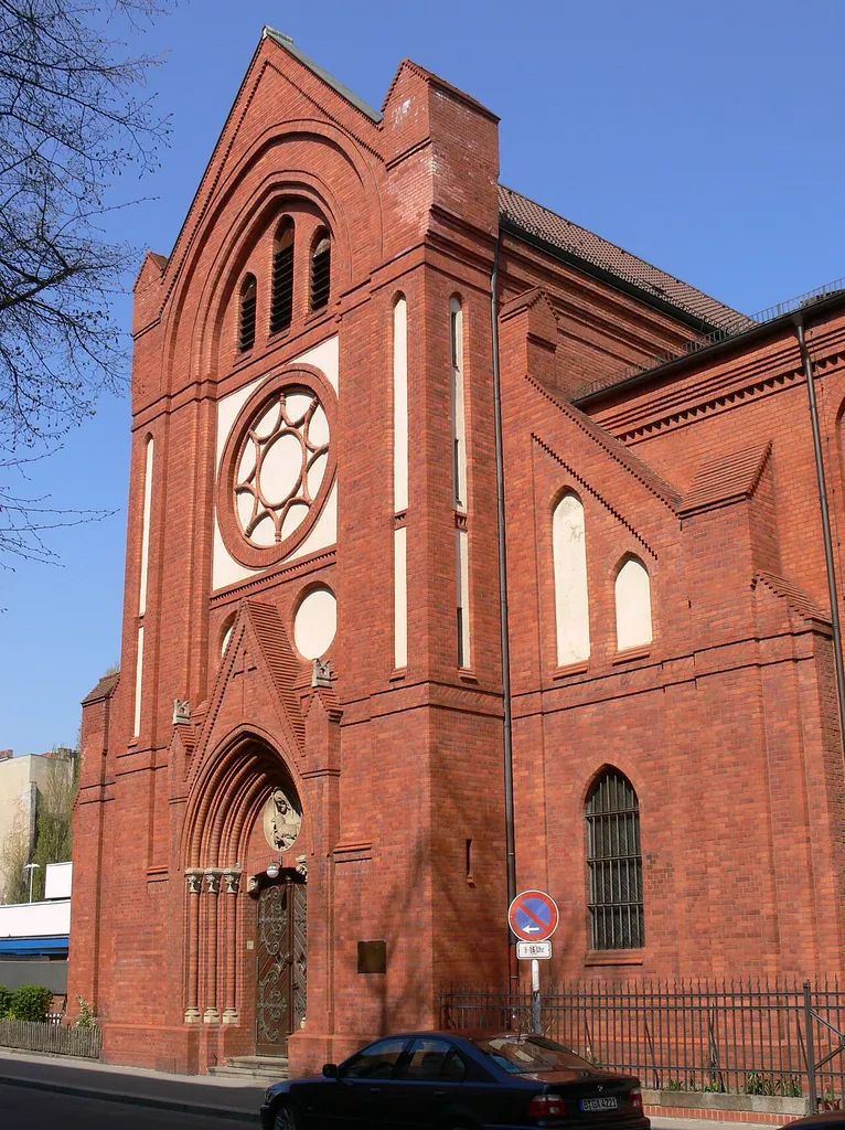 Berlin-Charlottenburg, Alt-Lietzow, Herz-Jesu-Kirche