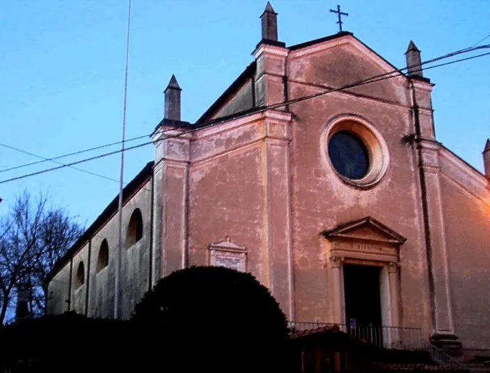 Collalbrigo (Conegliano, Treviso, Italia): chiesa di San Dionisio, facciata.