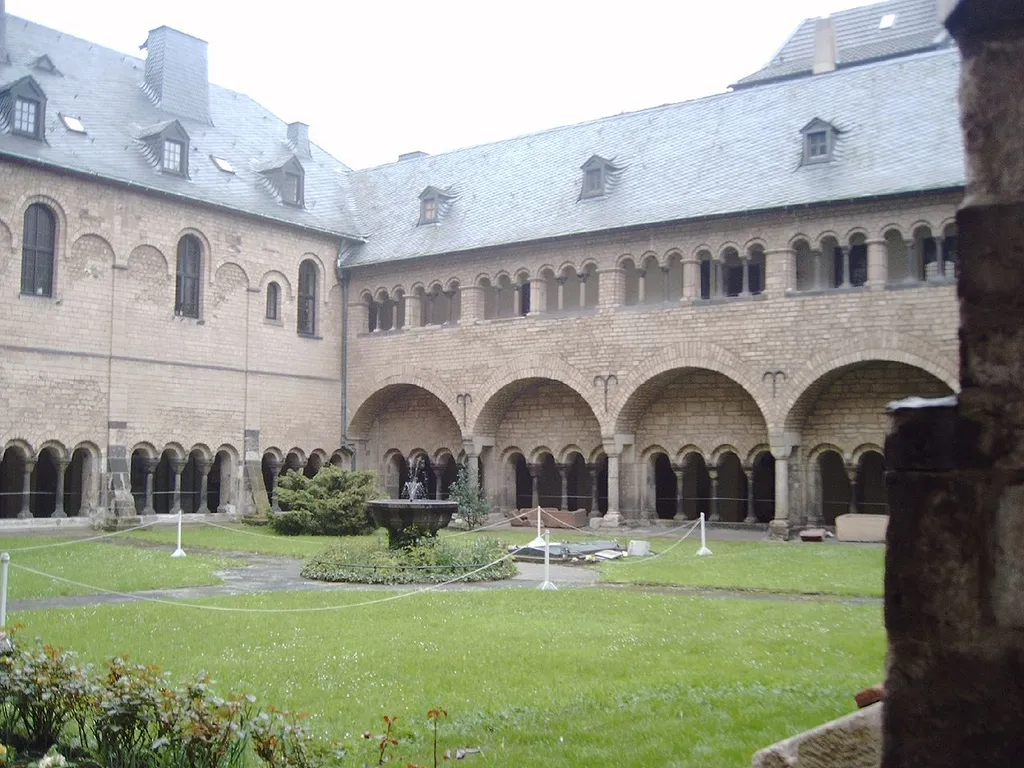 Kollegiatstift St. Cassius,