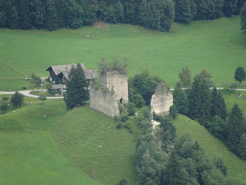 Burgruine Hieburg nahe Neukirchen am Großvenediger