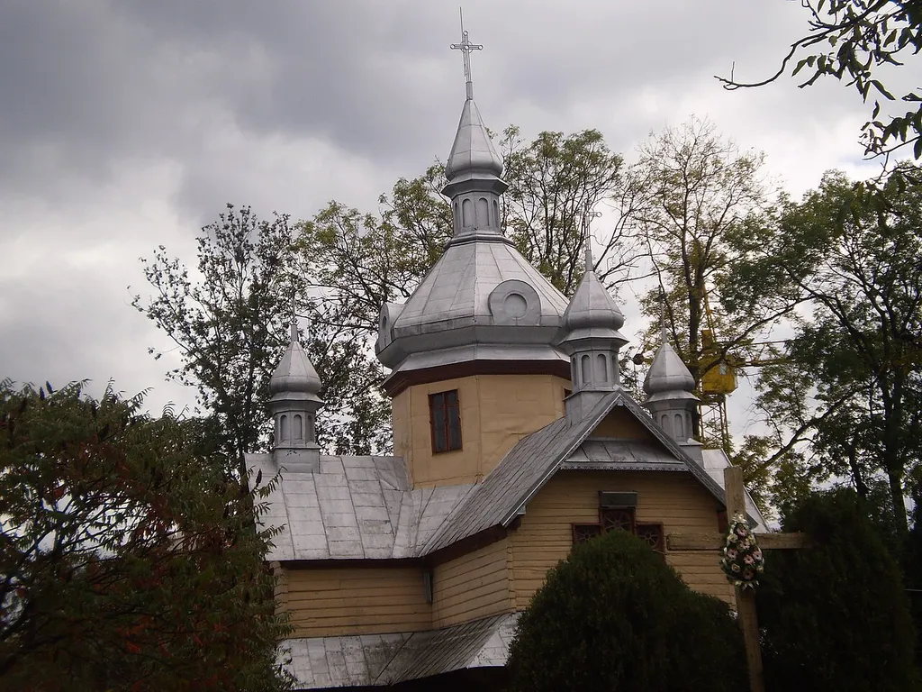 Церква св. Дмитрія (дер.), вул. Нечуя-Левицького, 6, Пасічна, Івано-Франківськ