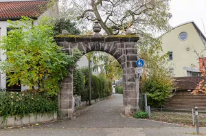 Schlosstor Nähe Normannenstraße in Nürnberg