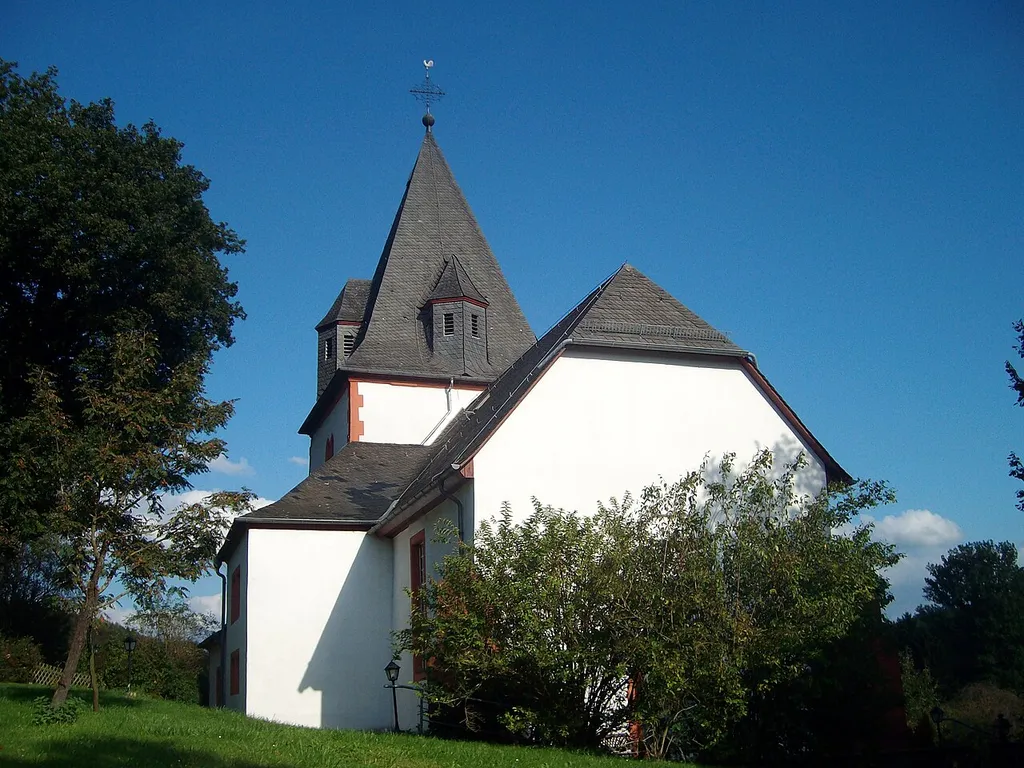 Westansicht der Evangelischen Kirche Gonterskirchen, Laubach, Landkreis Gießen, Hessen, Deutschland