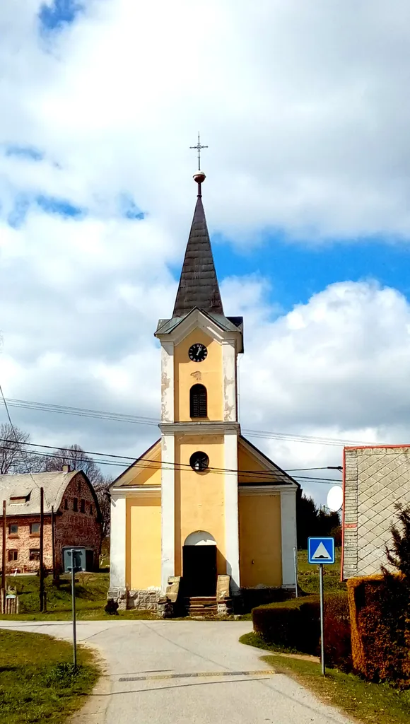 Královec, kościół pw. św. Jana Nepomucena