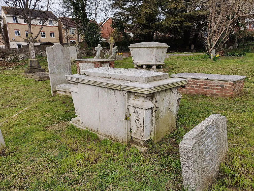 This is a photo of listed building number 1333217. Churchyard of St Andrew's, Farlington