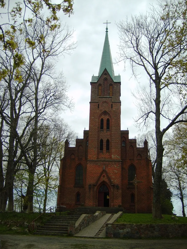 Cecenowo - dawny kościół ewangelicki, obecnie rzymskokatolicki parafialny p.w. Wniebowzięcia NMP, 1867-68