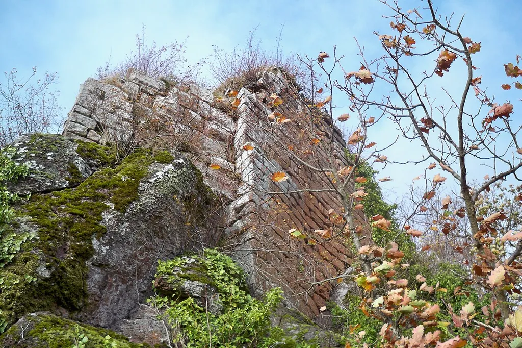 vue des ruines du château de Hohenstein, à Oberhaslach