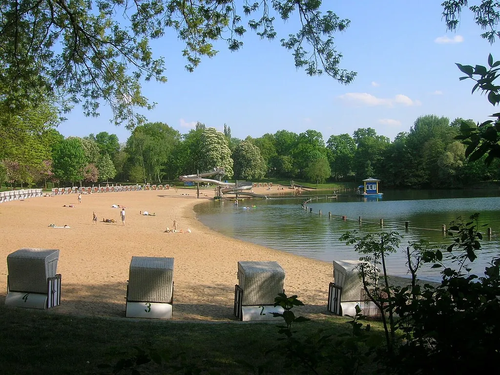 Orankesee in Berlin-Hohenschönhausen, open air bath (Strandbad)