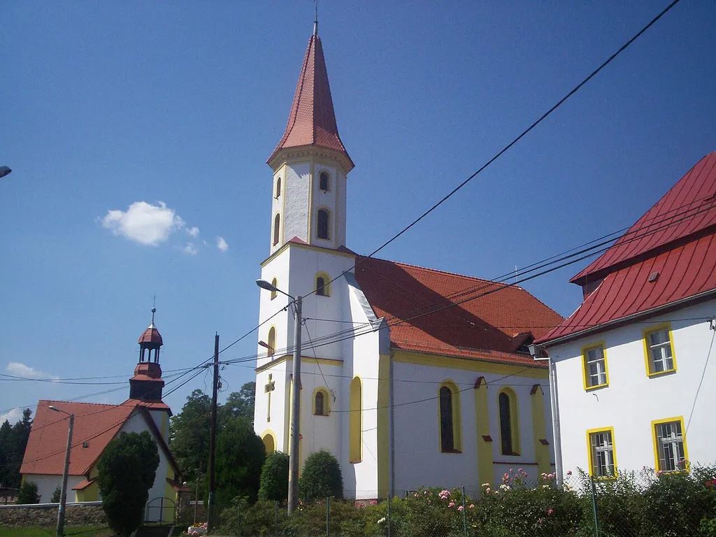 Janowice Wielkie, kościół pw. Chrystusa Króla i kościół pw. Wniebowzięcia NMP.