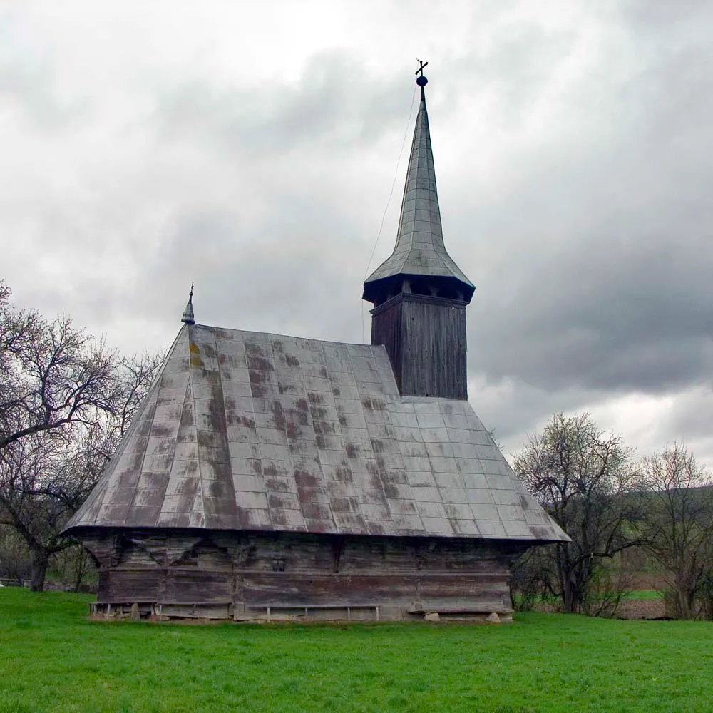 Biserica de lemn din Bălan Josani, dinspre miazănoapte.