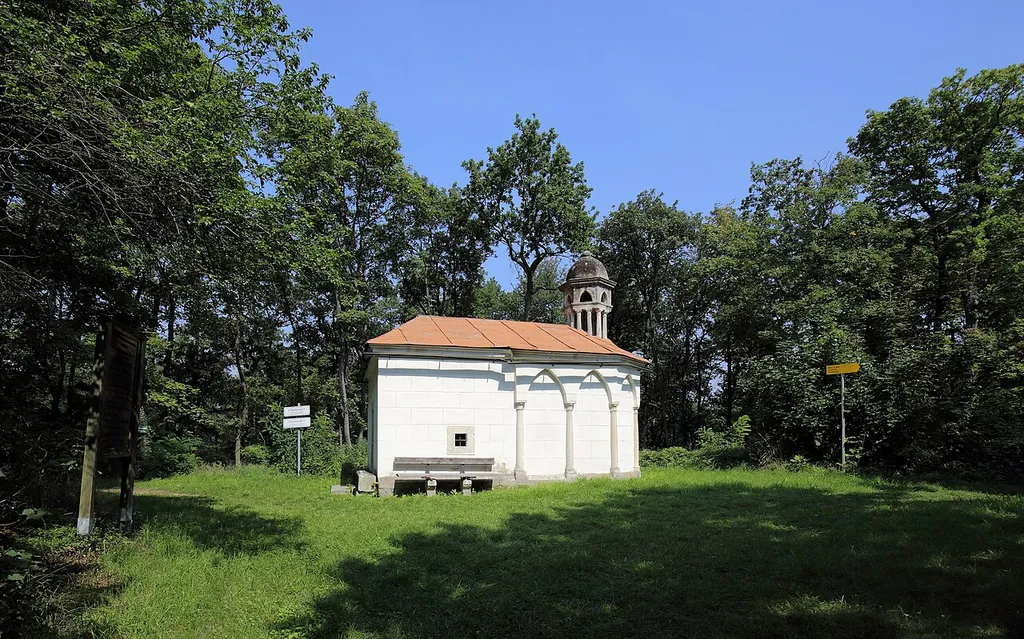 Grabkapelle am Kalvarienberg in der niederösterreichischen Stadt Eggenburg. Die Grabkapelle ließ um 1670 der Pfarrer Andre von Strasolto errichten. Sie ist eine dem hl. Grab in Jerusalem nachempfundene Kapelle.