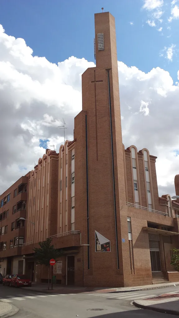 Parroquia de la Sagrada Familia. Barrio Industria. Albacete