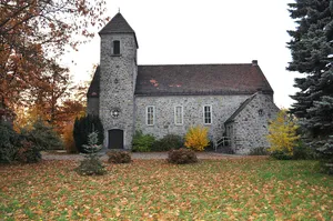 Katholische Pfarrkirche Maria Königin des Friedens August-Bebel-Straße 3a