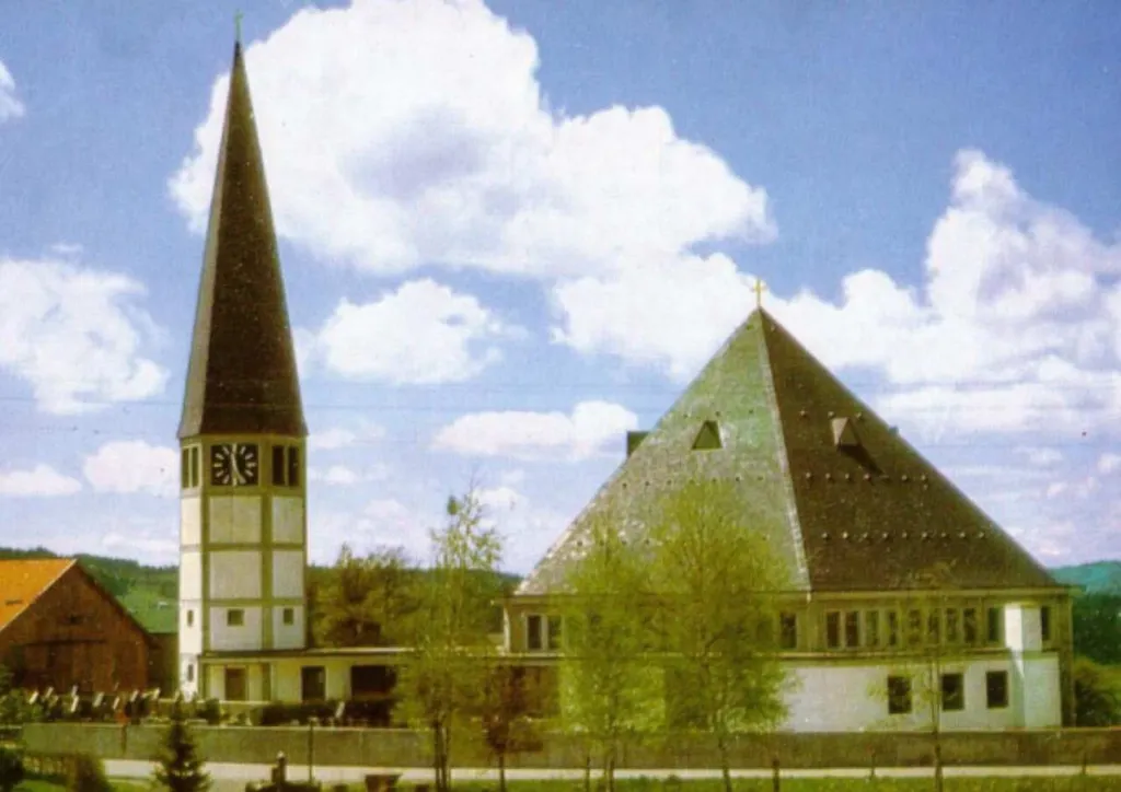 Pfarrkirche "Christus dem Auferstandenen" Hinterschmiding (Aussenansicht)