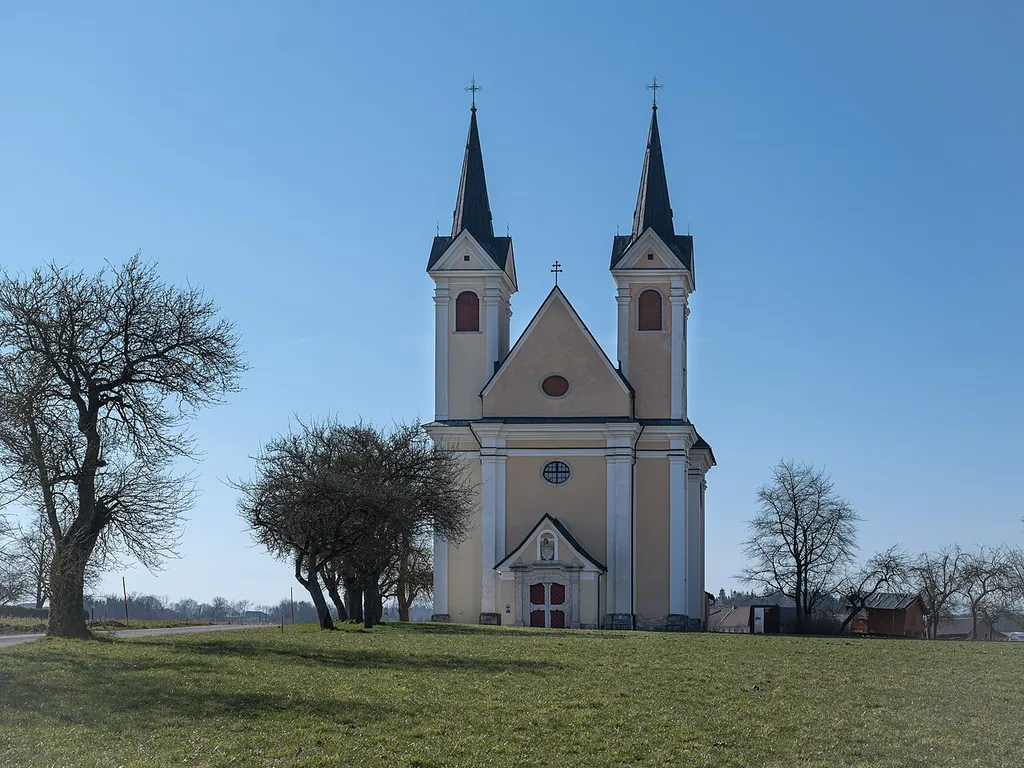Kath. Filialkirche, Wallfahrtskirche Hl. Kreuz
