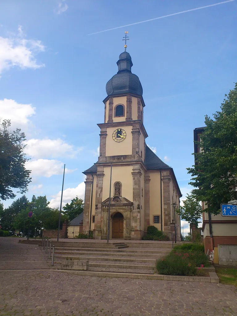 Die katholische Pfarrkirche St. Johannis Enthauptung in Johannesberg (Bayern)