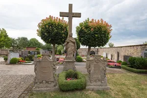 Friedhofskreuz Hinter der Kirche in Gaukönigshofen