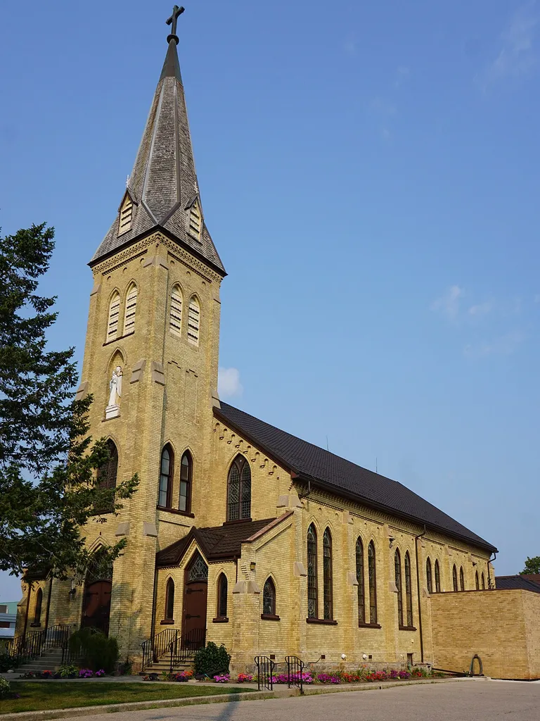 Holy Family Church (catholic church in New Hamburg, Ontario)