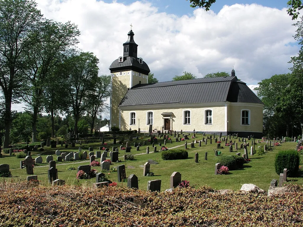 Hölö kyrka. Church view.
