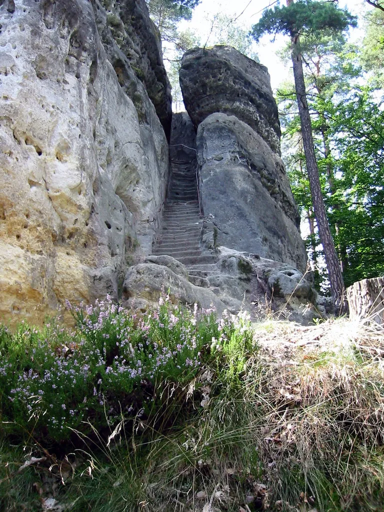 Felsenburg Stohánek, Aufgang zum Struhanken, Nordböhmen, Tschechien
