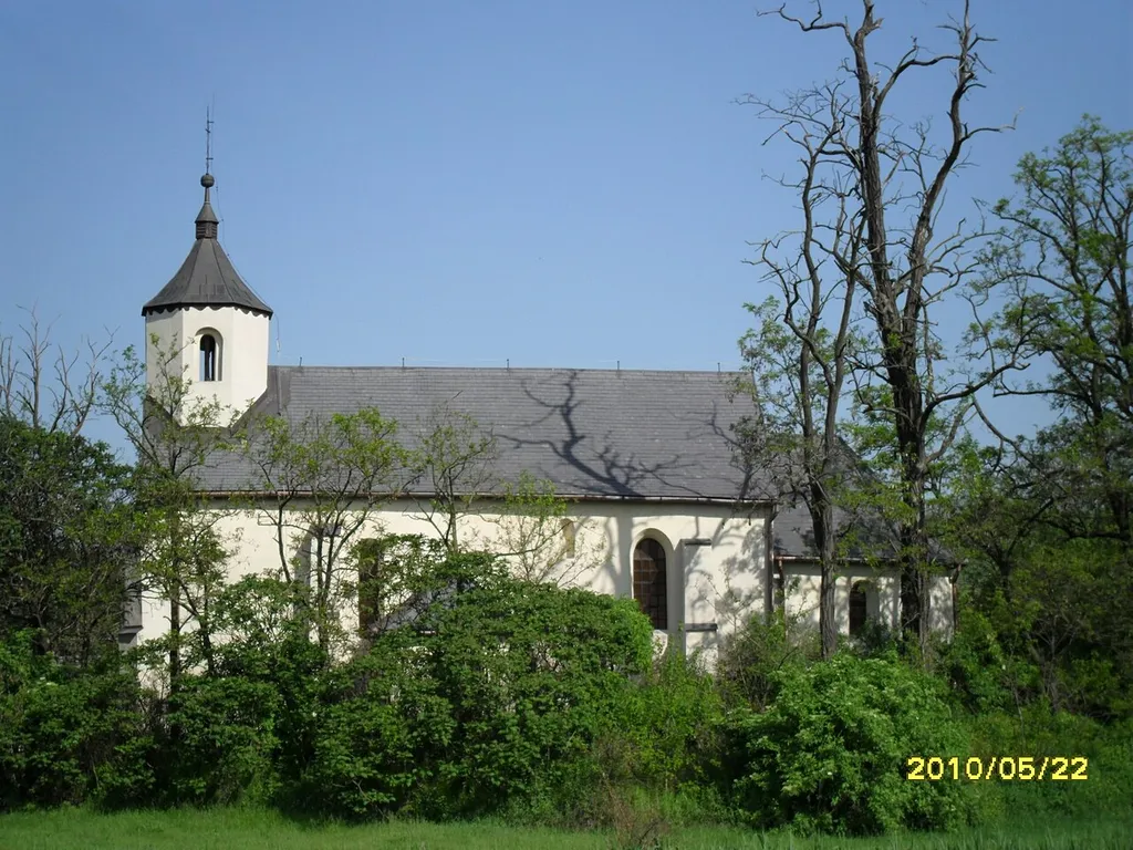 Ózd-Szentsimon római katolikus temploma, déli oldal