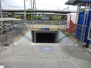 Bahnhof Winterthur Grüze, Unterführung und Treppenanlagen