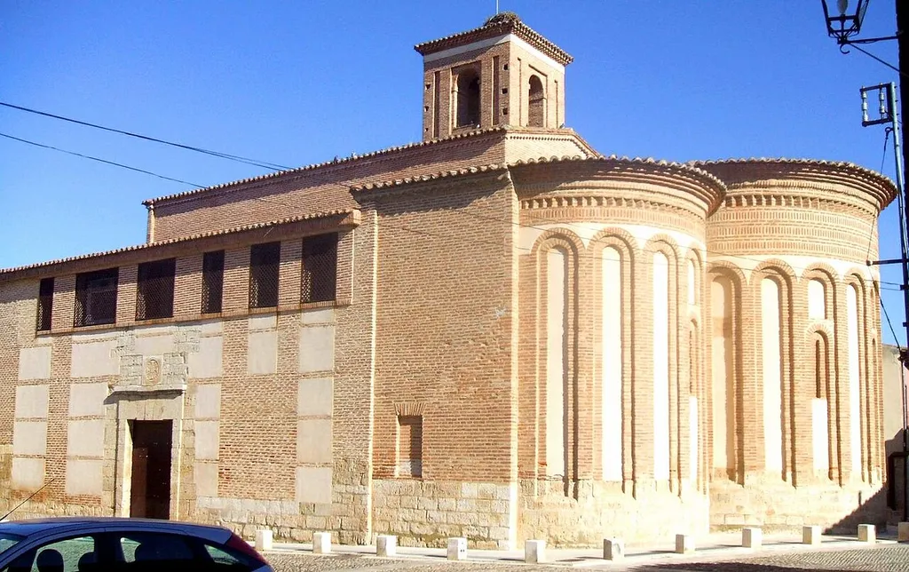 Toro (Zamora) - Iglesia de San Salvador de los Caballeros y Museo de Escultura Medieval