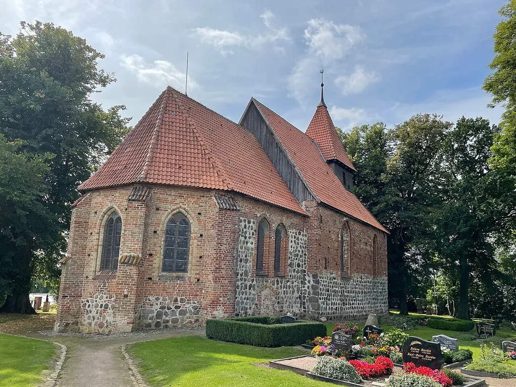 Die gotische Dorfkirche Hanstorf ist ein denkmalgeschütztes Kirchengebäude in Hanstorf, einem Ortsteil von Satow im Landkreis Rostock (Mecklenburg-Vorpommern).