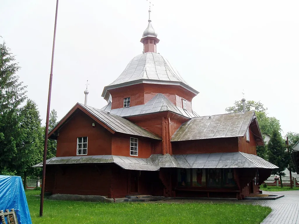 Церква святої Параскеви в селі Стариий Яр Львівської області.