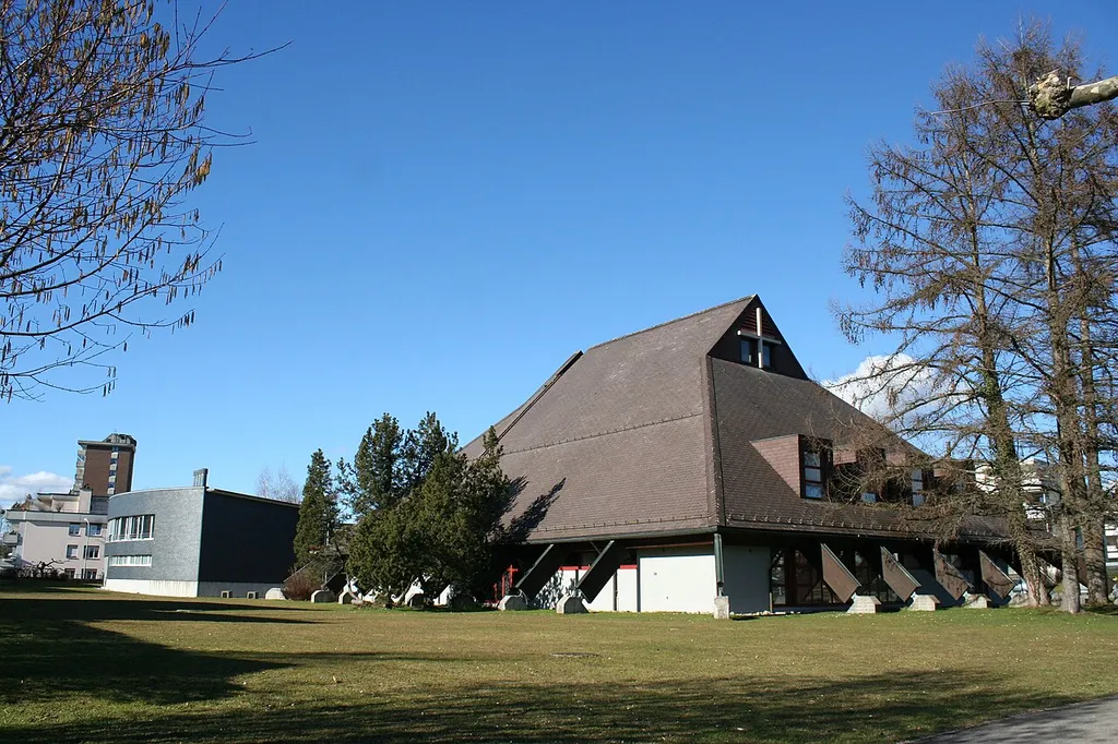 Römisch-katholische Pfarrkirche Heilig Geist Wetzikon, Aussenansicht