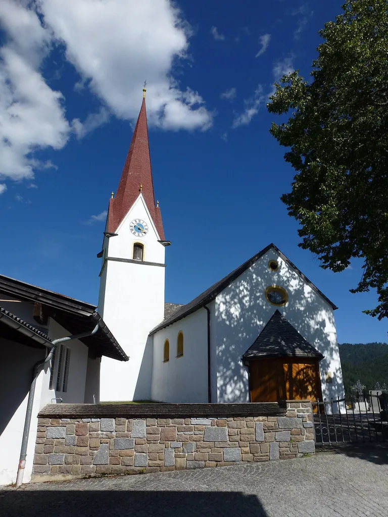 Kath. Pfarrkirche hl. Lambert und Friedhof
