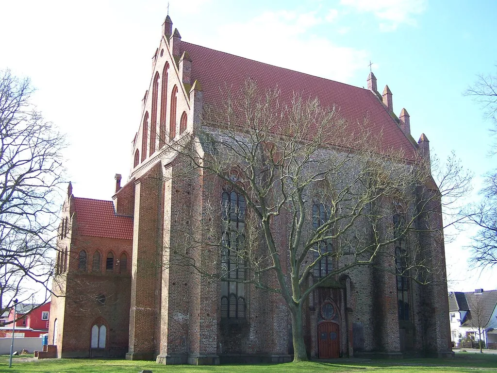 Franzburg, Kirche - Seitenansicht (2008-04-20)