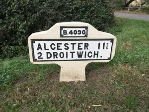 Milestone, Saltway, E of Railway bridge, nr jct with Goosehill Lane
