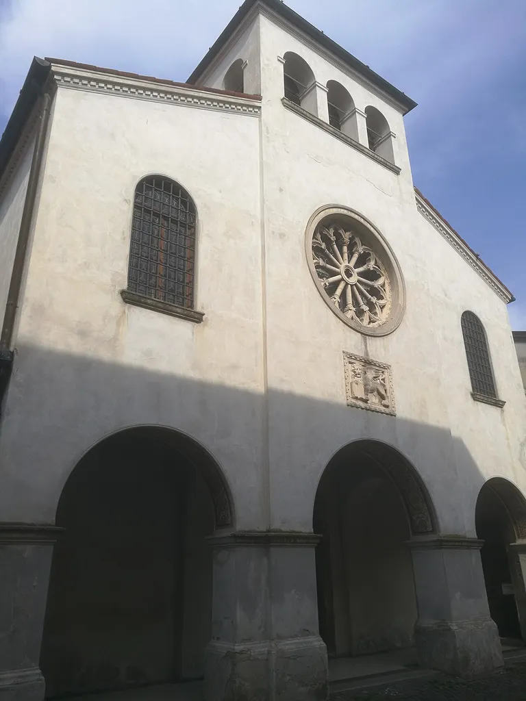 Chiesa della Beata Vergine del Rosario (Monfalcone), vista frontale