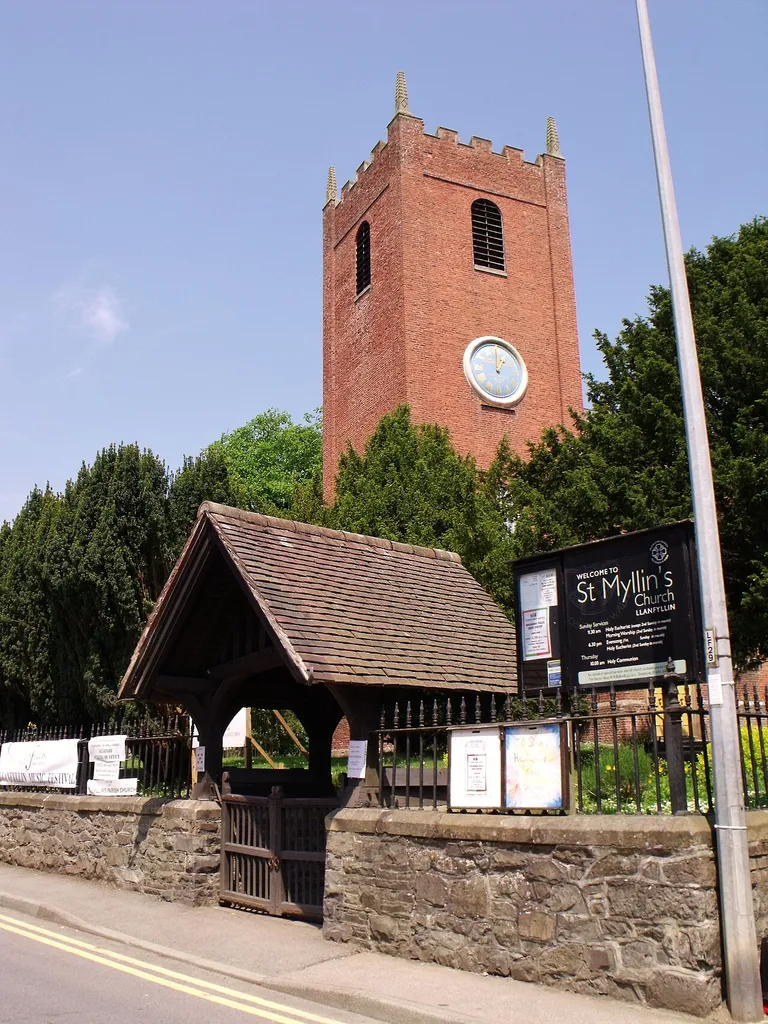 St. Myllin's, Llanfyllin