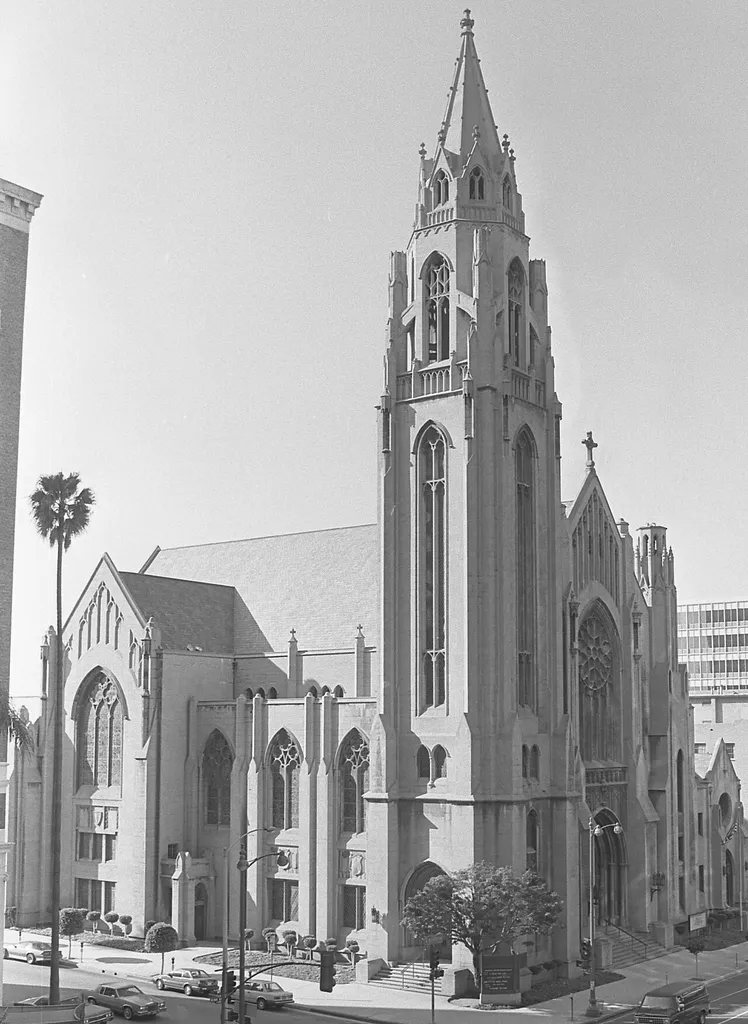 Immanuel Presbyterian Church, built in 1929 at Wilshire Boulevard and Barendo Street, was one of many landmarks along the bus route that Dorothy Maltz took to Westchester.