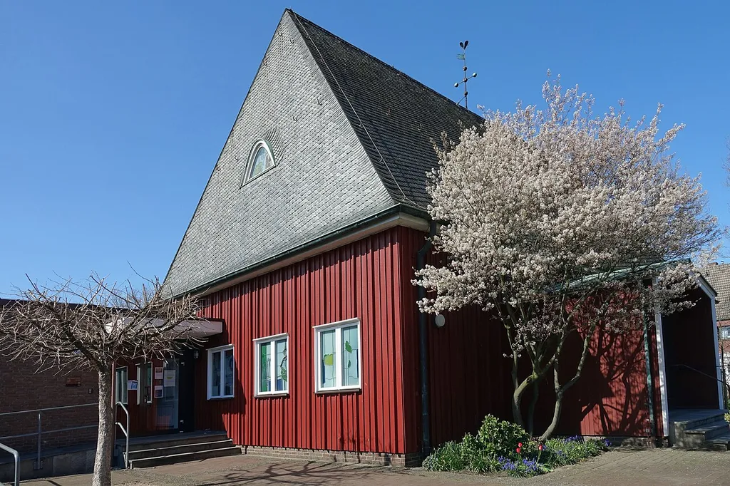Gustav-Adolf-Kirche - Schwedenkirche (Kempen-St. Hubert): Von der Martin-Luther-Straße gesehen