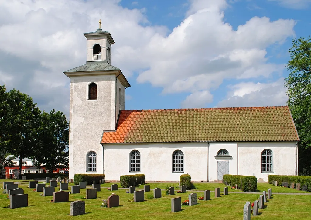 Ramkvilla Church.The Church is considered to have dating from the 14th century. The years 1707-1708 the Church nave was extended to the East, then a new straight out of korparti were built. A new sacristy was built in 1710 by långhusets the North wall with connection to the choir. The years 1832 – 1834, erected towers building in the West after drawings by Axel Almfelt.