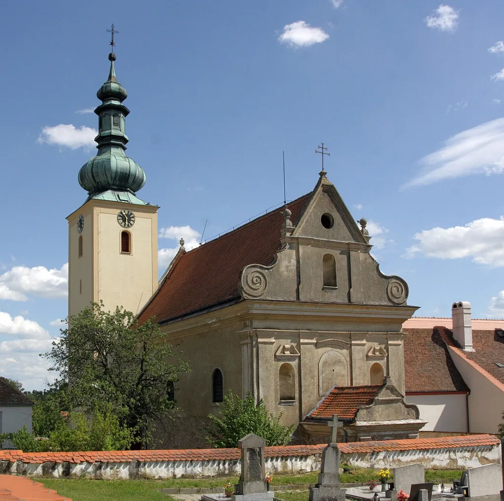 Popice (Znojmo) - kostel sv. Zikmunda.