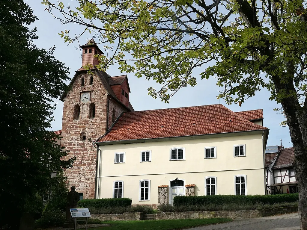 Der älteste Teil der Stephanuskirche in Schwebda ist der Kirchturm aus Sandstein, der in die Jahre um 1150 datiert wird. Das früher dazugehörende steinerne Kirchenschiff stand bis 1785 und wurde 1786 mit verputztem Holzfachwerk neu erbaut. Das ursprüngliche Fachwerk ist durch den aufgelegten Putz nicht mehr sichtbar. Wegen ihrer künstlerischen, geschichtlichen und städtebaulichen Bedeutung ist die Kirche ein geschütztes Kulturdenkmal. Schwebda ist ein Ortsteil der Gemeinde Meinhard im nordhessischen Werra-Meißner-Kreis.