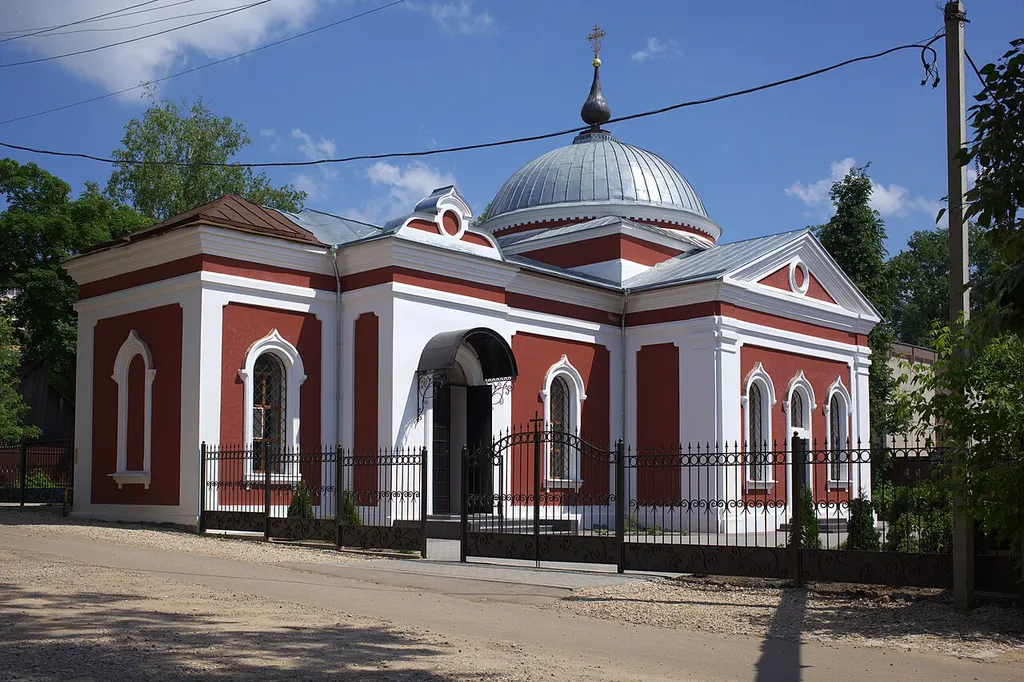 Калуга, Суворова 117 - дом Кувшинникова - Торубаева - Милютинская богадельня. Церковь Михаила Архангела This is a photo of a cultural heritage object in Russia, number: 4010091006 (category) This template and pages using it are maintained by the Russian WLM team. Please read the guidelines before making any changes that can affect the monuments database!